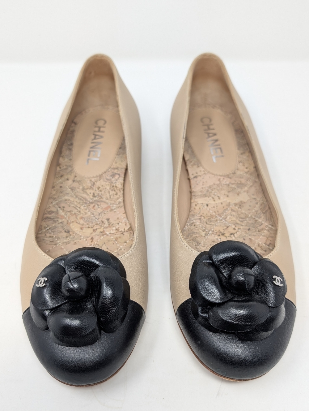 Chanel Camellia CC Two Tone Cap Toe Ballet Flats Beige Black Leather Size 36.5